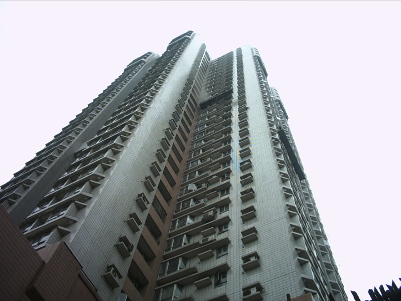 廣州鋼鐵廠住宅外墻防水補(bǔ)漏工程