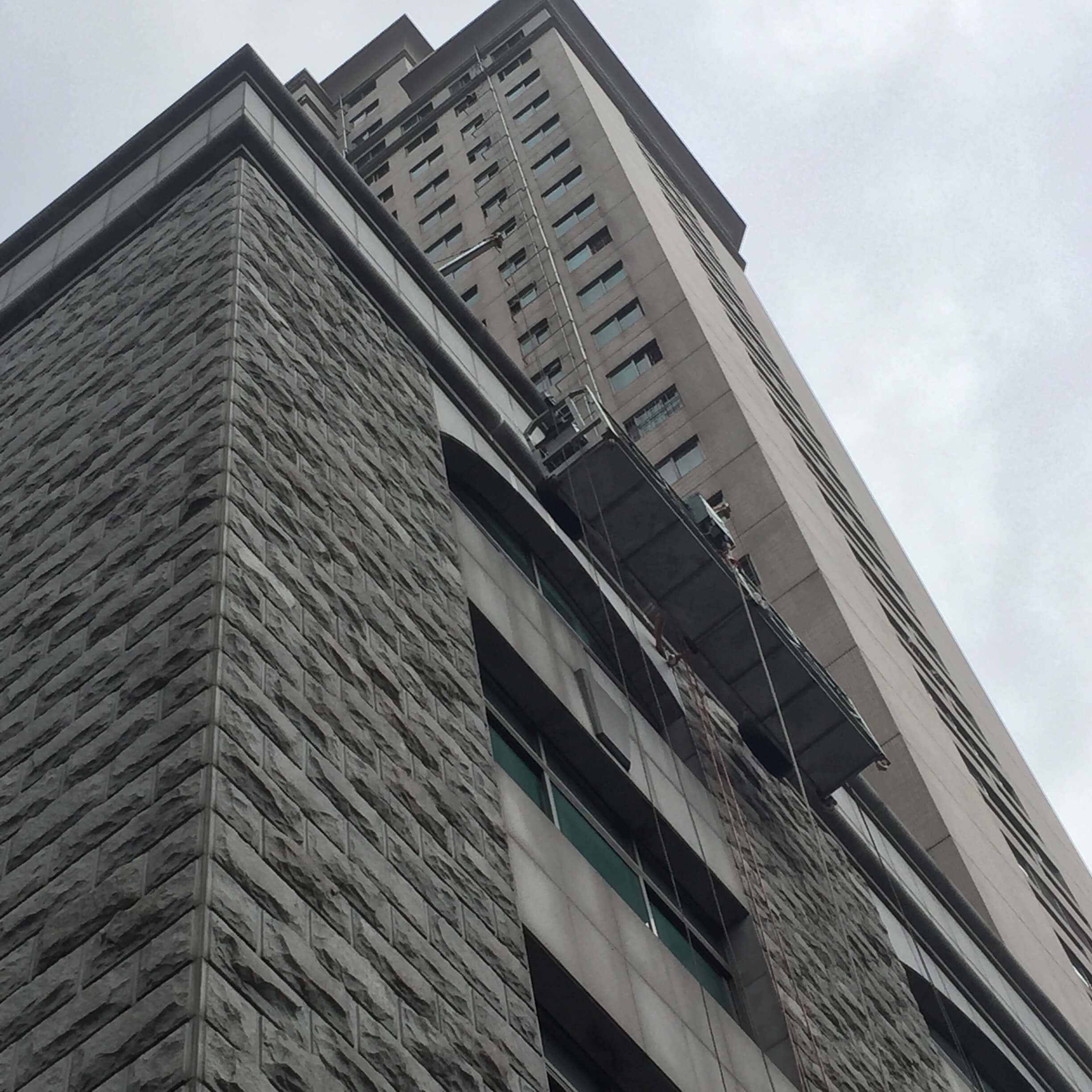 廣東省財(cái)政廳外墻大理石拼縫防水補(bǔ)漏、天面防水工程