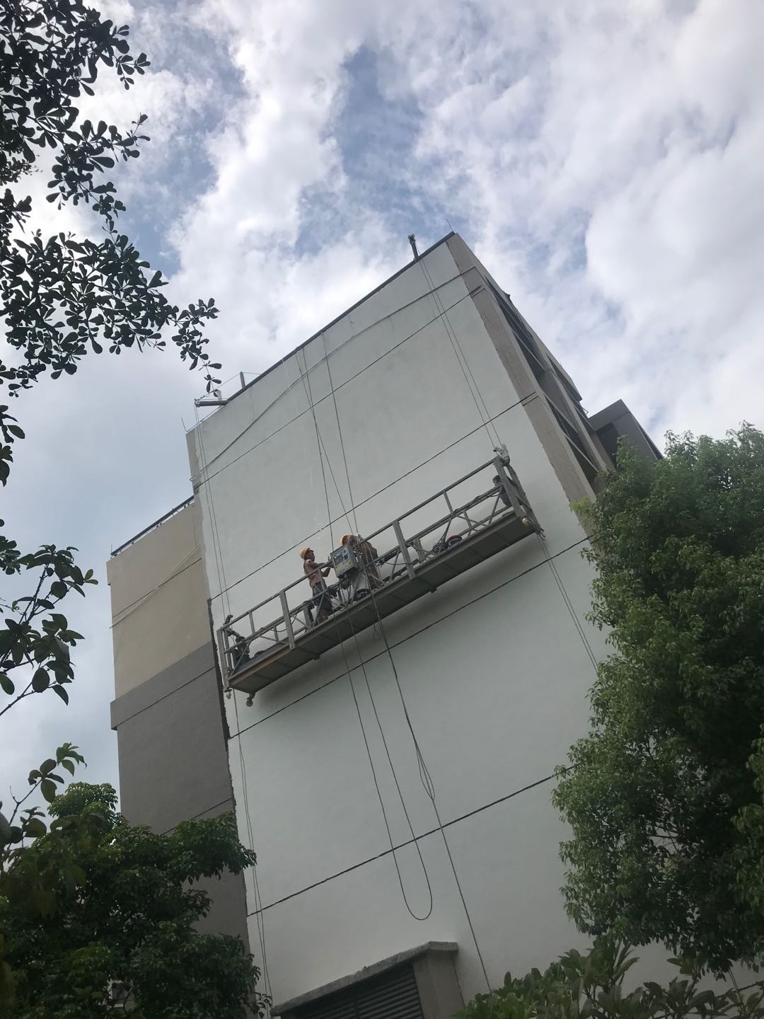 雅居樂小院溪流外墻補(bǔ)漏翻新工程
