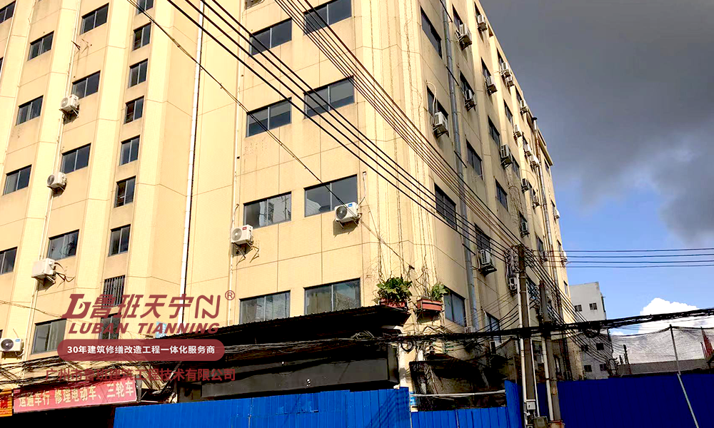 南海平洲夏東萬利商業(yè)樓糾偏加固工程